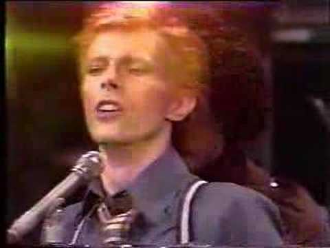 David Bowie - Footstompin&#039;