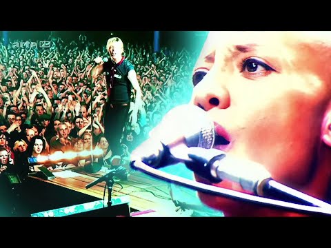 David Bowie &amp; Gail Ann Dorsey - Under Pressure | Live in Dublin - A Reality Tour 2003