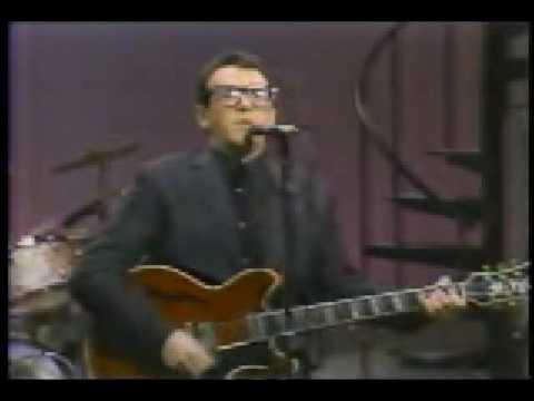 Elvis Costello - Man Out Of Time (Live)